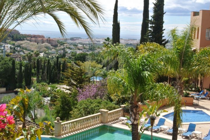 Duplex Penthouses for sale in Nueva Andalucia