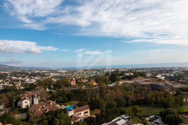 Duplex Penthouses for sale in Benahavis
