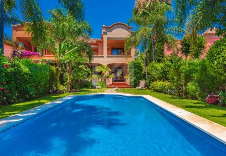 Semi Detached Villas for sale in Nueva Andalucia