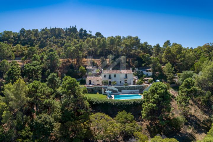 Properties for sale in El Madroñal, Benahavis
