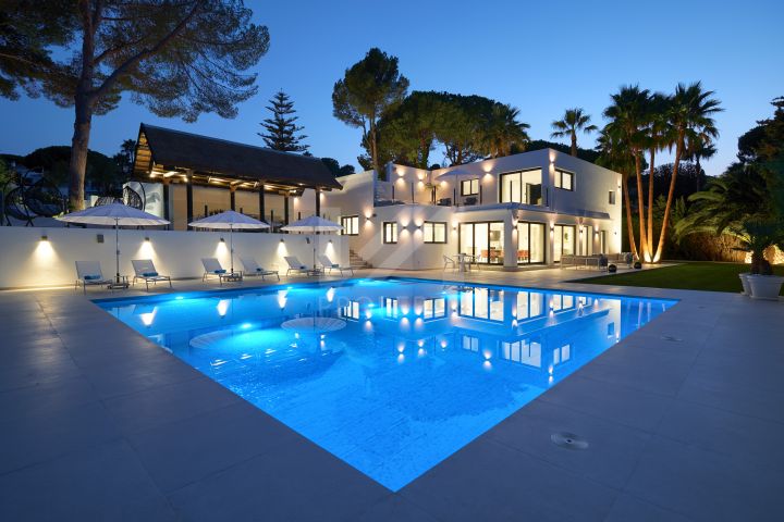 Properties for sale in Brisas del Golf, Nueva Andalucia