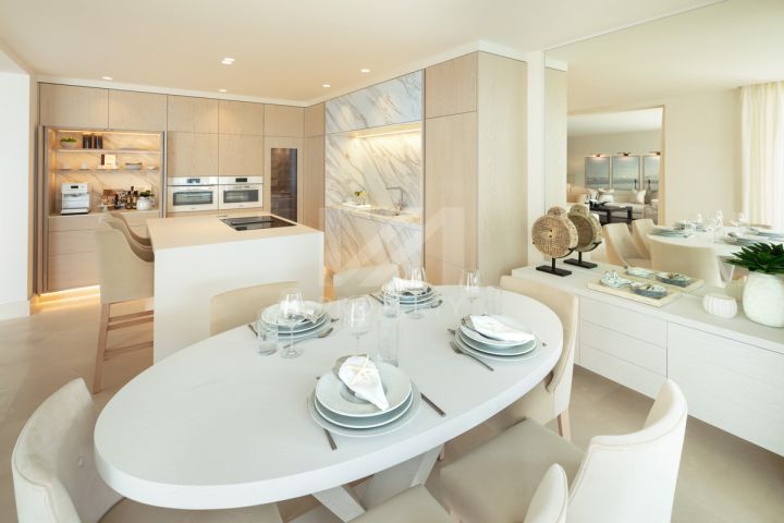 Stunning fully renovated apartment in the exclusive beachfront community of Marina Puente Romano, Marbella’s Golden Mile