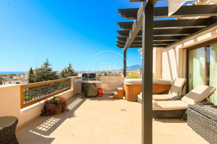 Penthouses for sale in Nueva Andalucia
