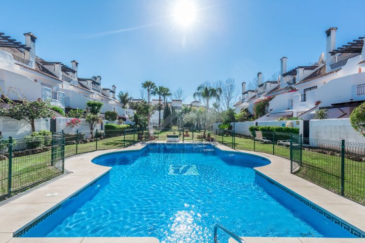 Town Houses for sale in Nueva Andalucia