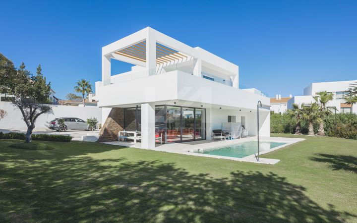 Properties for sale in El Pilar, Estepona