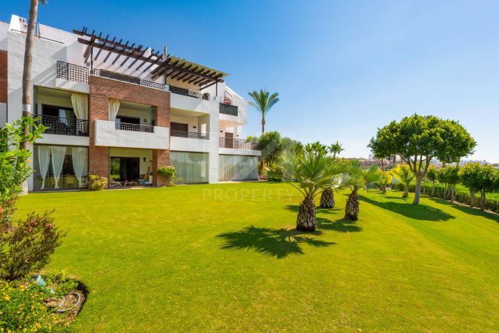 Properties for sale in La Resina Golf, Estepona