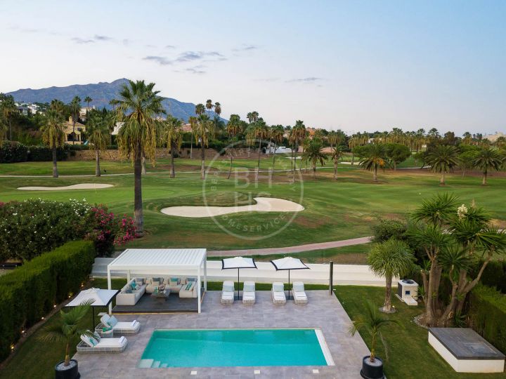 Villas for sale in Nueva Andalucia