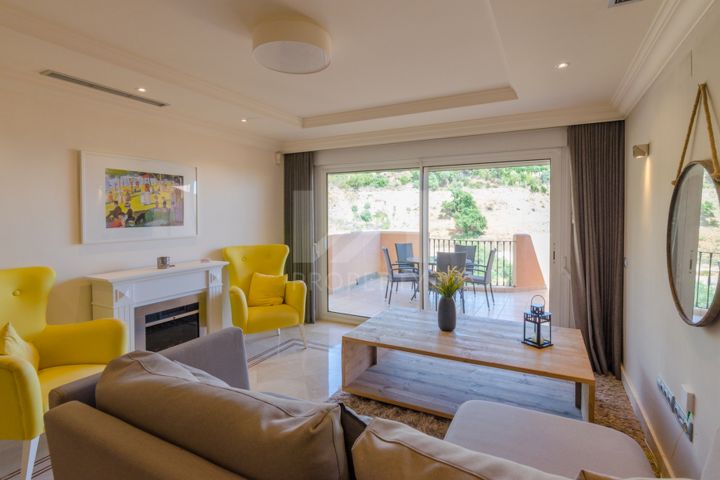 Properties for sale in Aloha Hill Club, Nueva Andalucia