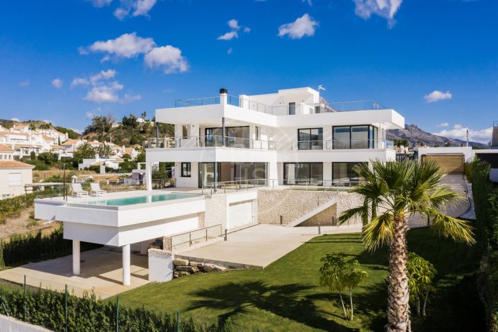 Villas for sale in Nueva Andalucia