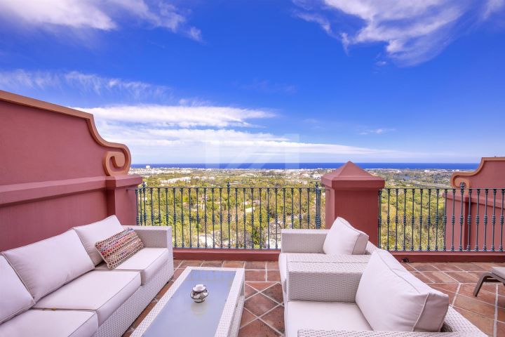 Duplex Penthouses for sale in Benahavis