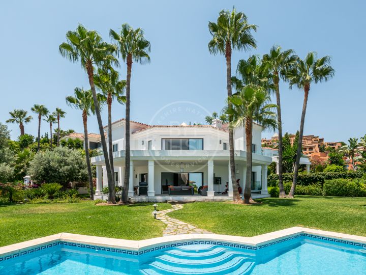 Villas for sale in La Cerquilla, Nueva Andalucia