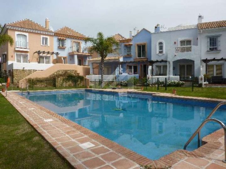 Semi Detached Houses for sale in Nueva Andalucia