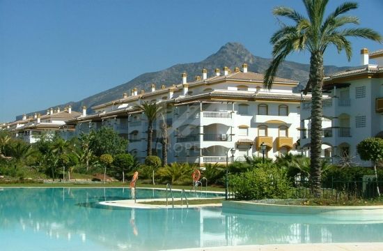 Apartamentos y pisos alquiler corta temporada en Nueva Andalucia