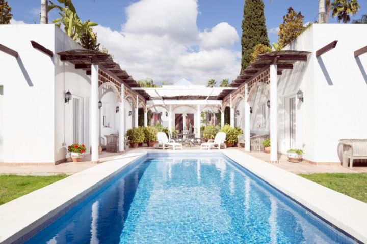 Properties for sale in Brisas del Golf, Nueva Andalucia