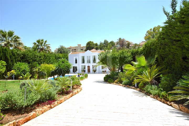 Properties for holiday rent in Nueva Andalucia