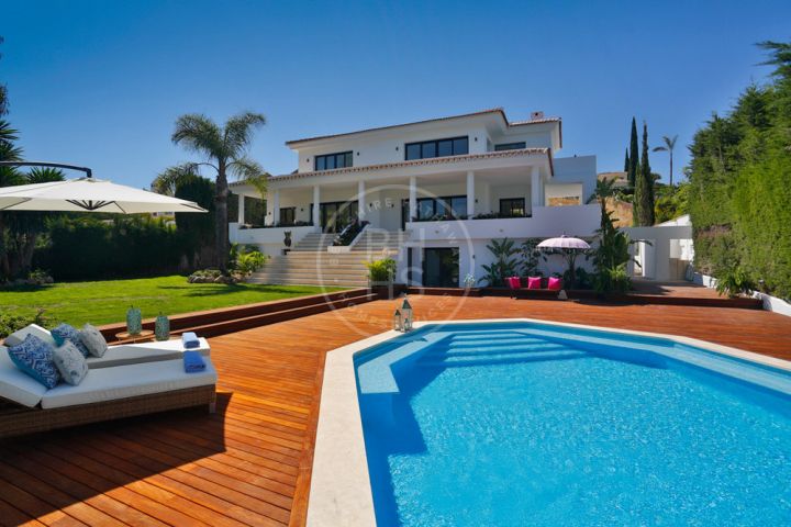 Villas for sale in Nueva Andalucia