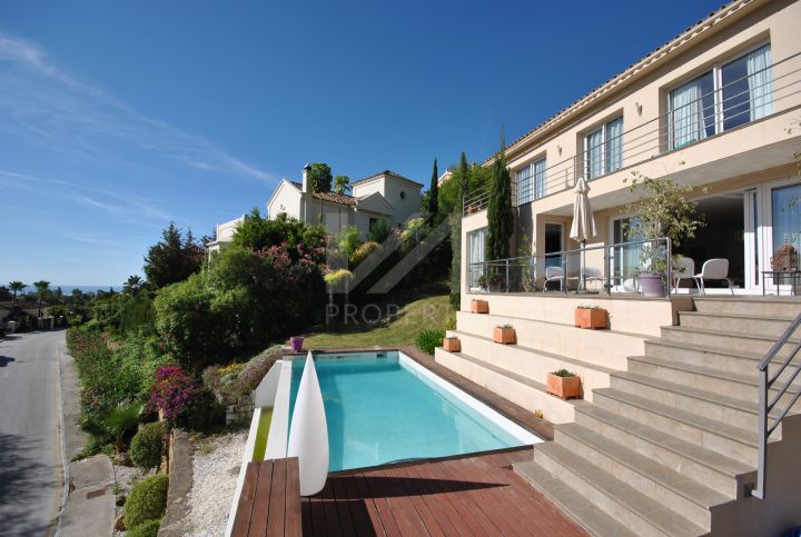 Properties for sale in Los Arqueros, Benahavis