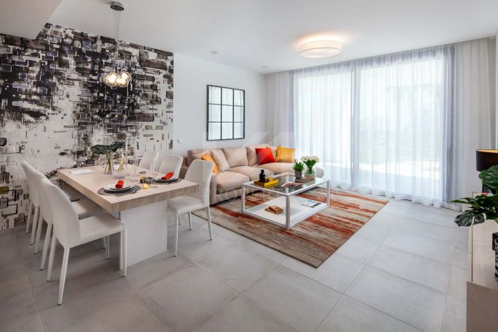 Properties for sale in New Golden Mile, Estepona