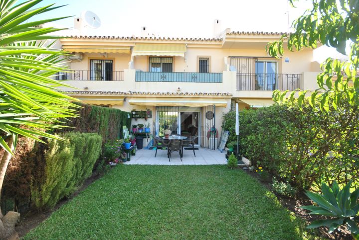 Town Houses for sale in Nueva Andalucia