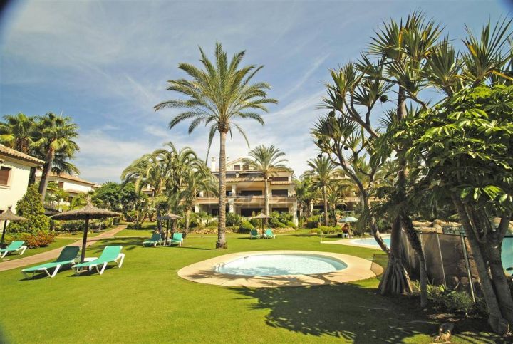 Apartments for sale in Marbella East