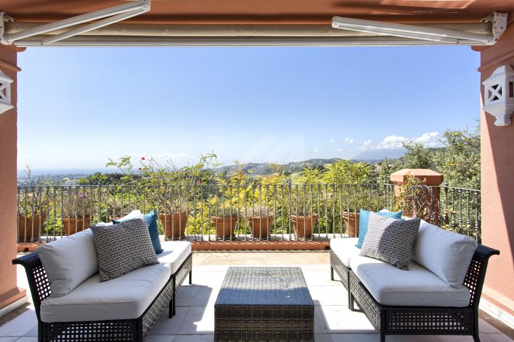 Ground Floor Apartments for sale in Benahavis