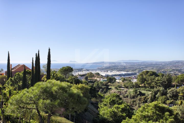 Properties for sale in Los Reales - Sierra Estepona, Estepona