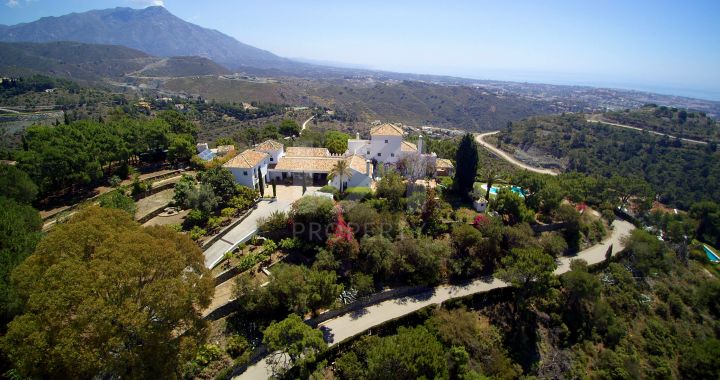 Properties for sale in El Madroñal, Benahavis