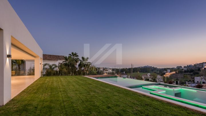 Villas for sale in La Alqueria, Benahavis