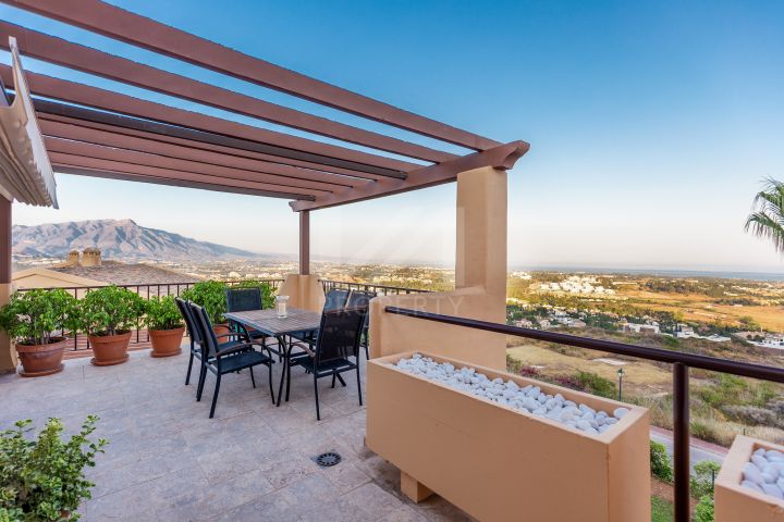 Penthouses for sale in Benahavis
