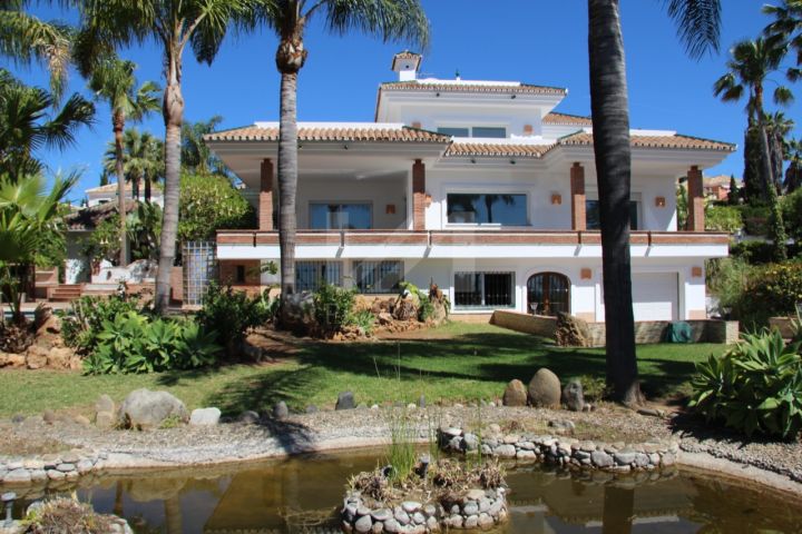 Villas for sale in Estepona