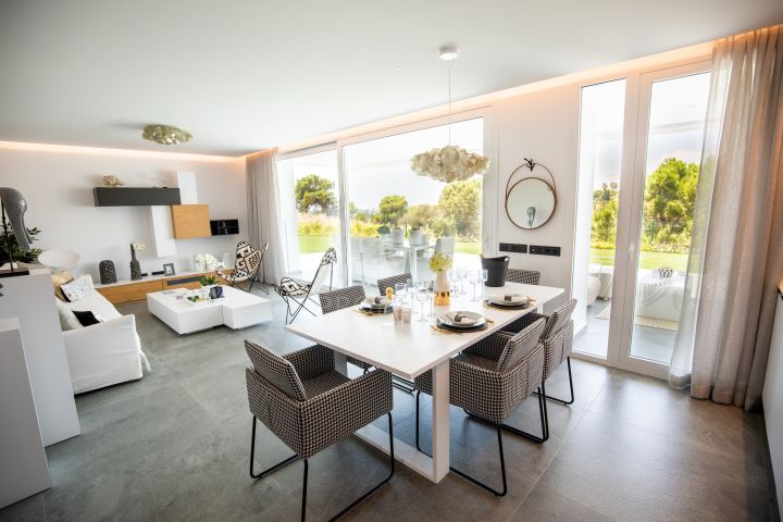Ground Floor Apartments for sale in Benahavis