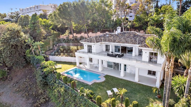 Renovated villa for sale located frontline Rio Real Golf, Marbella East with sea views