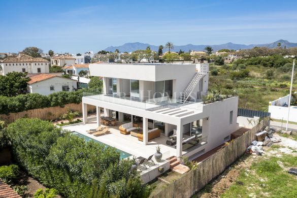 New villa, 2 minutes walk to beach, San Pedro de Alcantara, Marbella