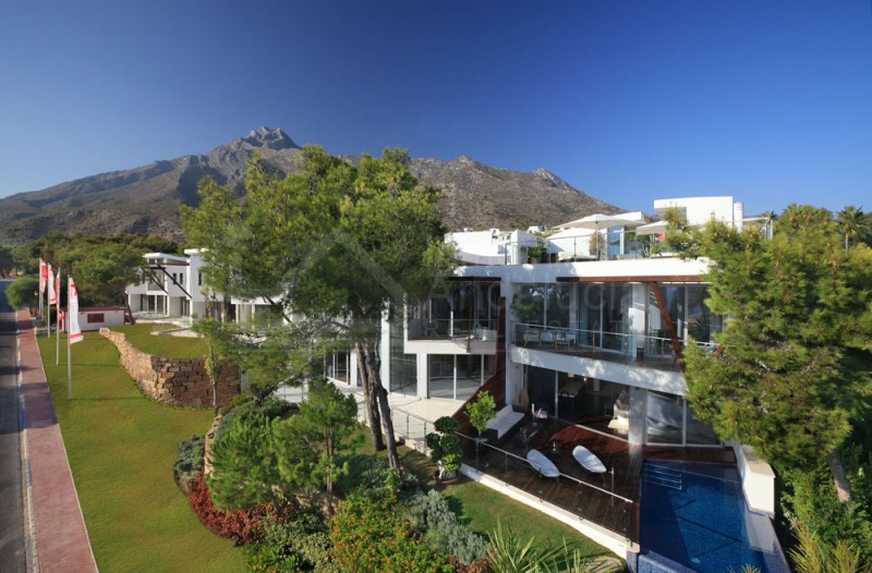 3 bedroom apartment/villa for sale in exclusive Sierra Blanca Marbella