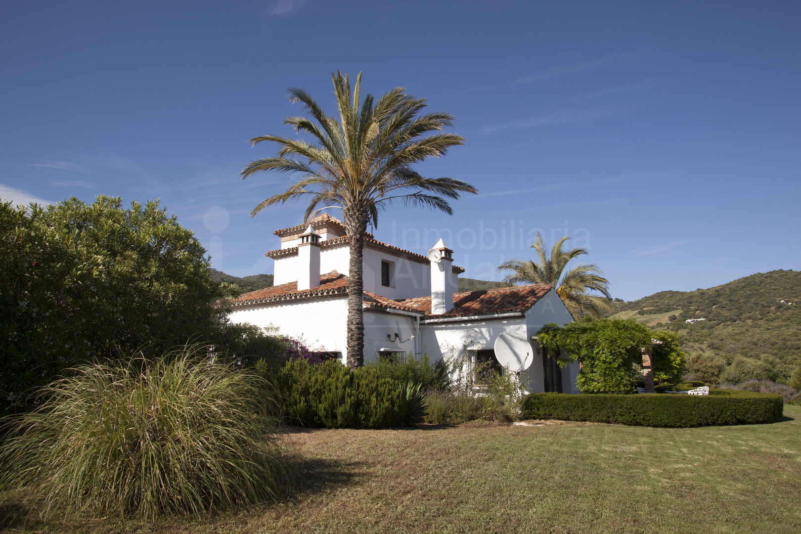Gorgeous 5 bedroom country house for sale in private estate in Gaucin