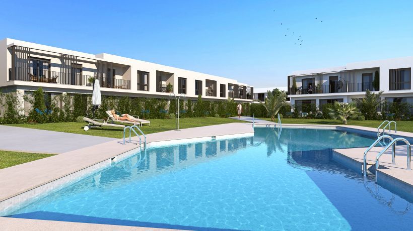 Adel San Roque, spacious townhouses next to the golf course in San Roque