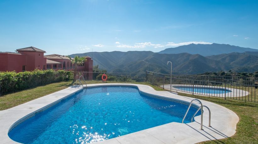 Ground Floor Apartment for long term rent in Balcones del Lago, Istan