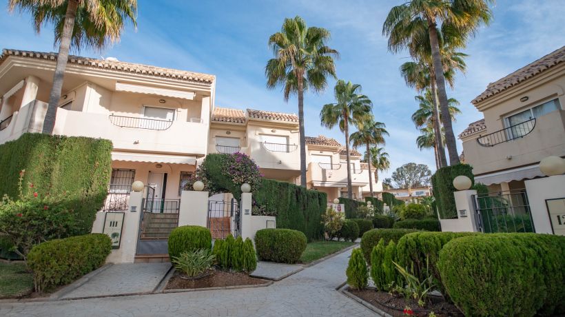 Town House for long term rent in Costabella, Marbella East