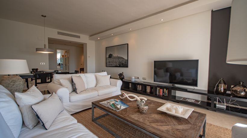Apartment for long term rent in Altos de La Quinta, Benahavis