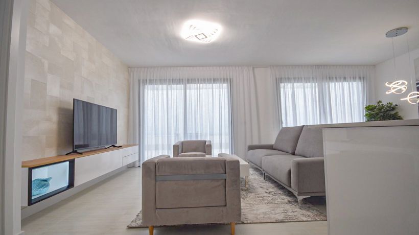 Penthouse for long term rent in Las Olas, Estepona