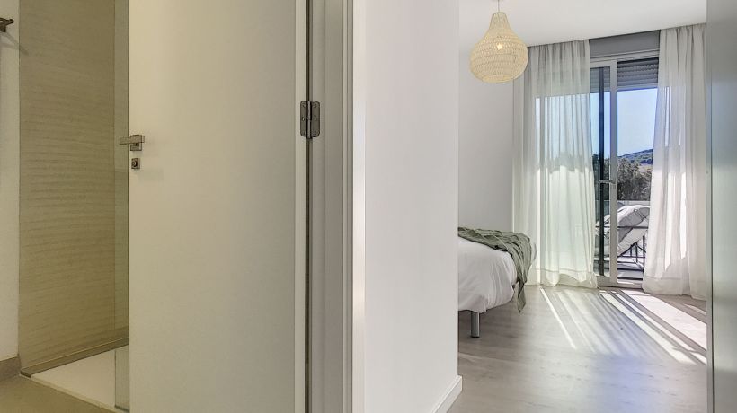 Wonderful apartment with 3 bedrooms, 2 bathrooms, garage space and storage room in La Galera Estepona