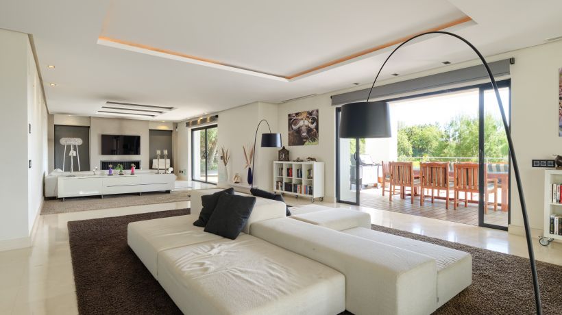 5 bedroom villa with spectacular views of the lake and the Mediterranean, in Istán
