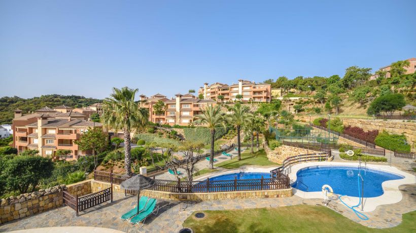Apartment for long term rent in La Mairena, Marbella East