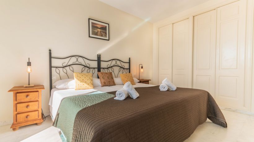 Apartment with sea views and next to the beach in Bahia de Marbella, Marbella
