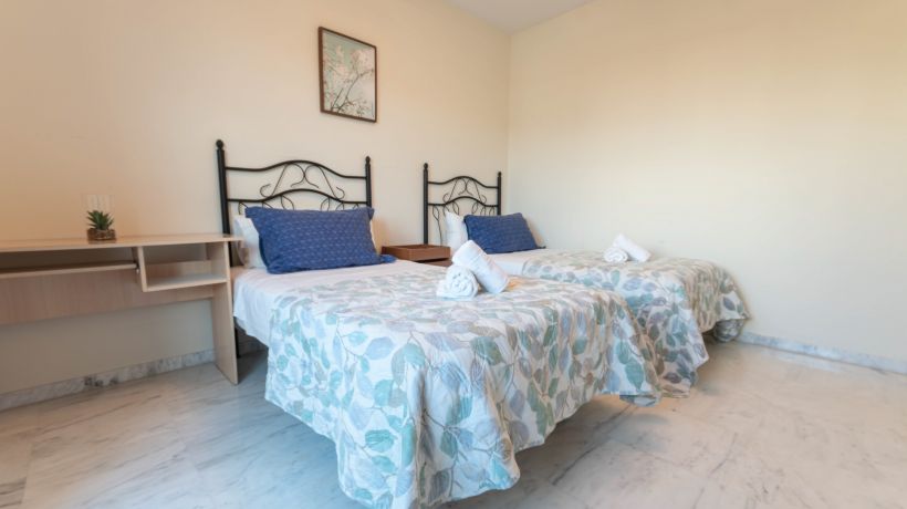 Apartment with sea views and next to the beach in Bahia de Marbella, Marbella