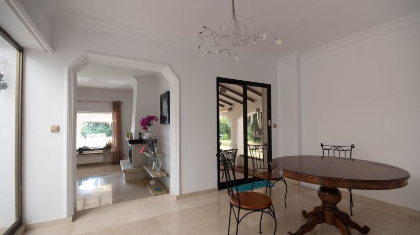 Impressive villa in El Rosario, pending renovation