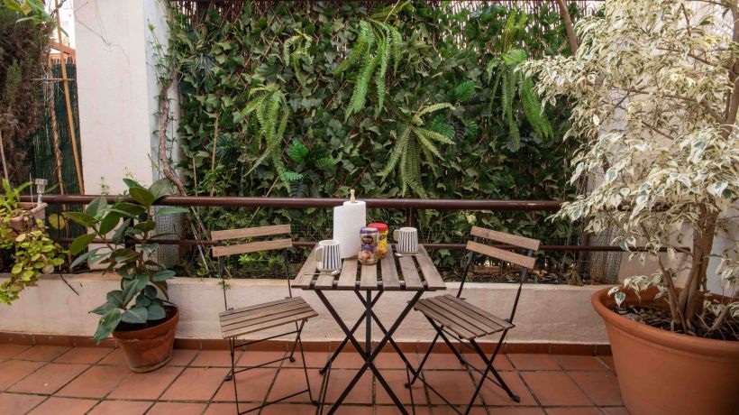 Magnificent 2 bedroom Apartment with communal pool in Marbella