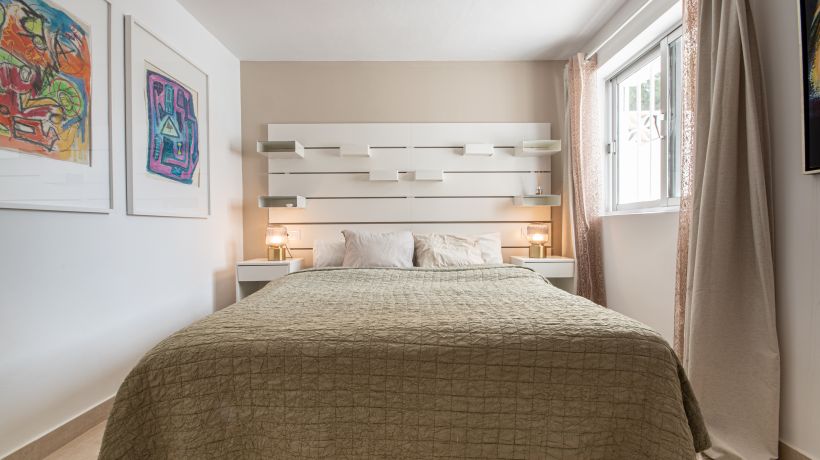 Villa en venta en Costabella, Marbella: lujo, comodidad y cercanía a la playa