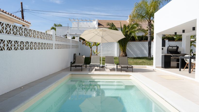 Villa for sale in Costabella, Marbella: luxury, comfort and proximity to the beach