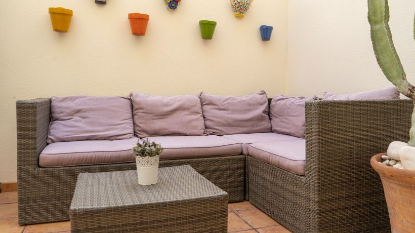 Family townhouse with beautiful sea views, just a few steps from the beach in Costabella, Marbella.